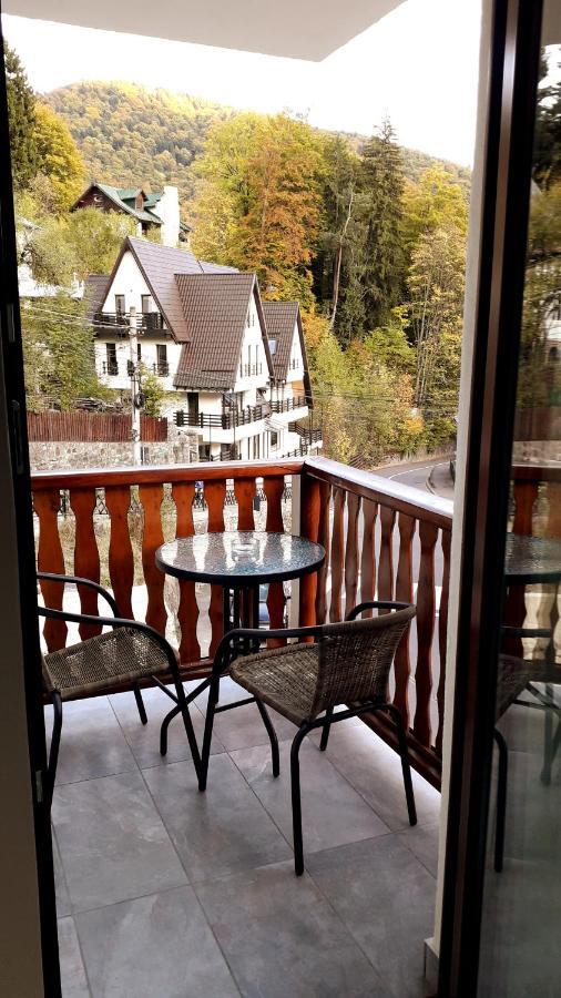 Hotel Lanobila Sinaia Esterno foto